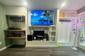 YH&JQ Getaway-Cozy 2BR with Game Room, EV station & Ideal for Gatherings